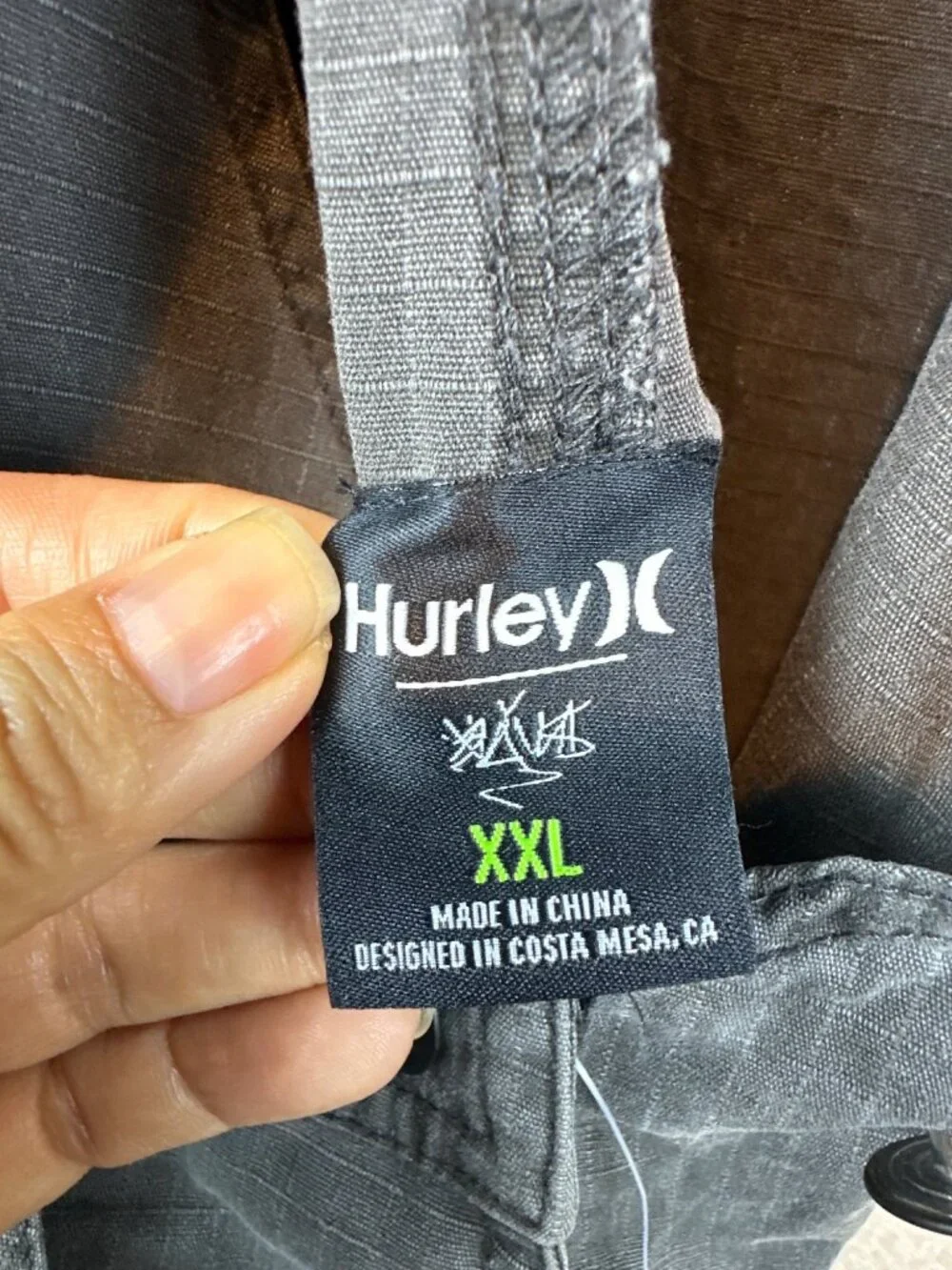 Hurley travis barker